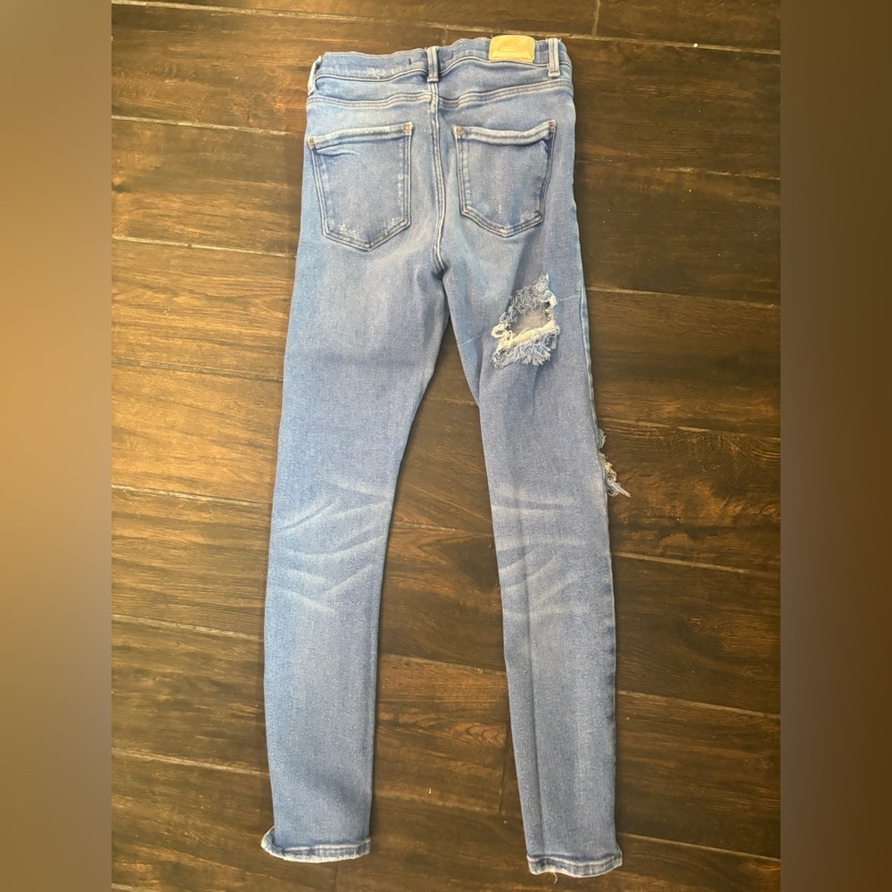 Zara Stylish Distressed Blue Jeans - Picture 5 of 6